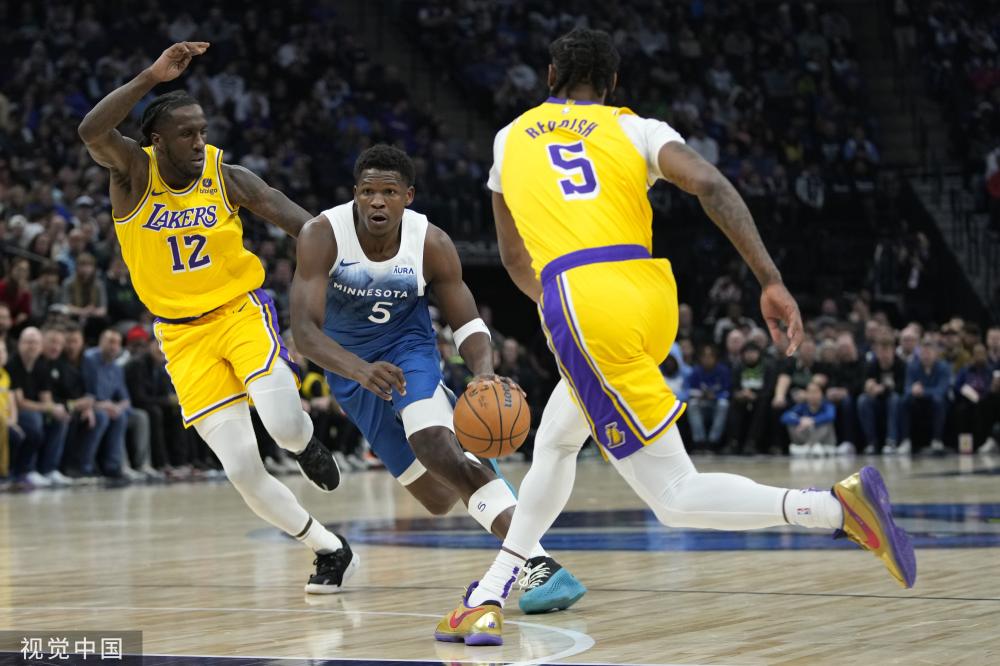 爱德华兹：我因为不求稳而被批评，我每次出手都奔着赢去的（爱德华兹：有人说我不稳，但我每一次出手都是为了胜利）