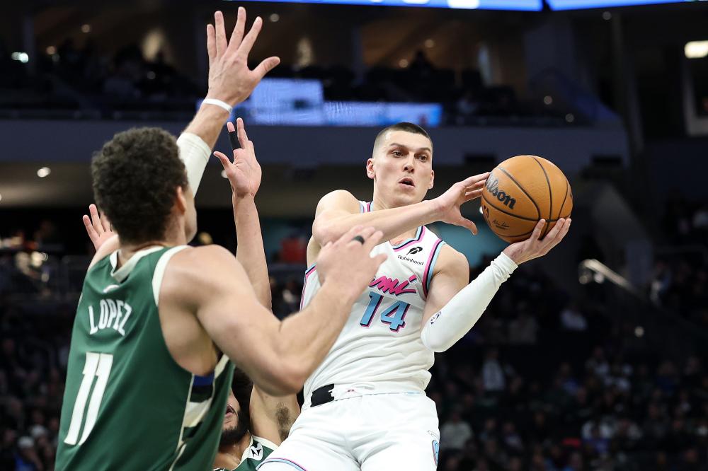 疯三精英8强对阵：四大赛区头号种子全部存活 准状元明日出战.